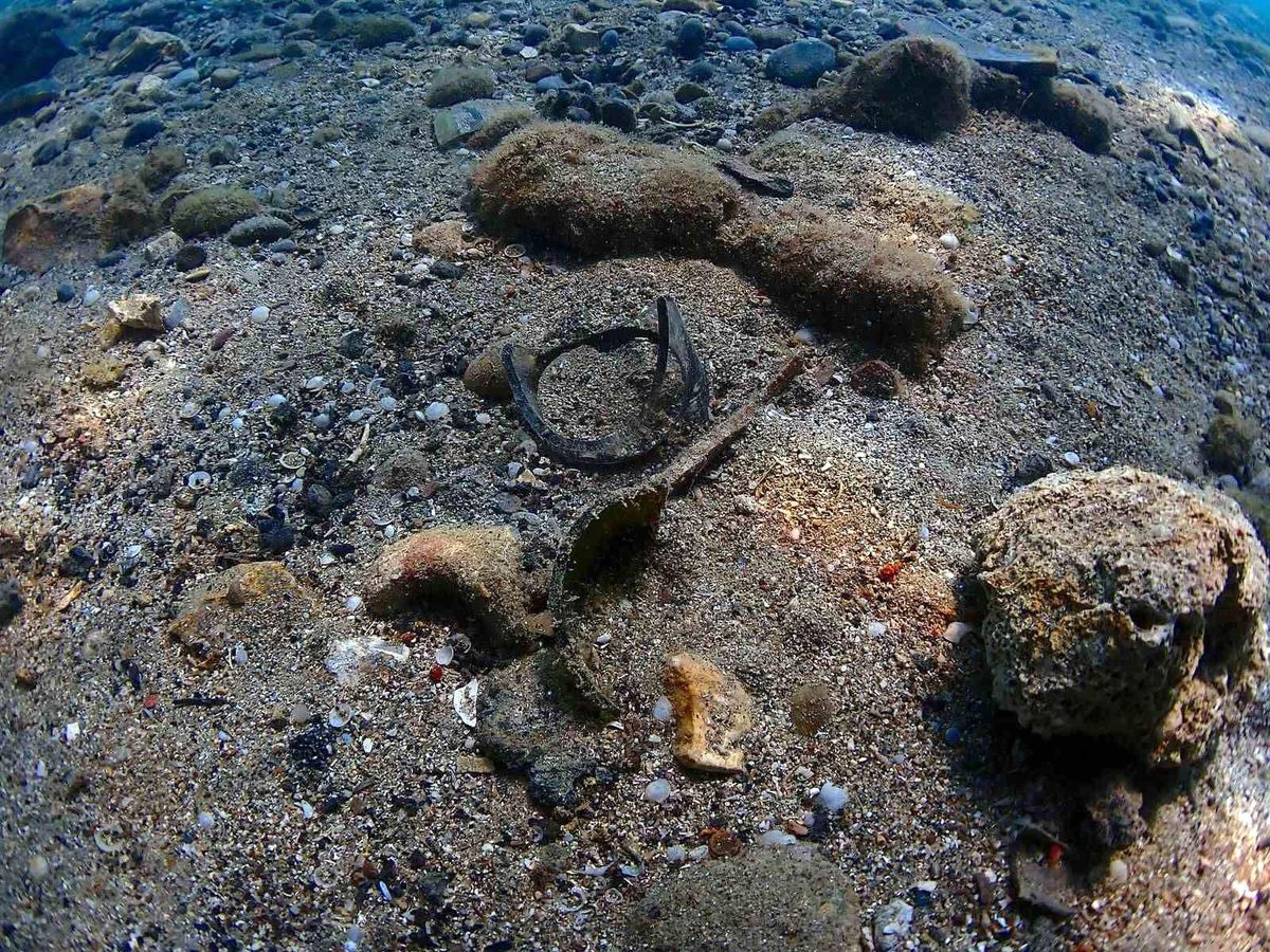 Antalya Büyükşehir Belediyesi, yaz aylarına sayılı günler kala deniz temizliğinde
