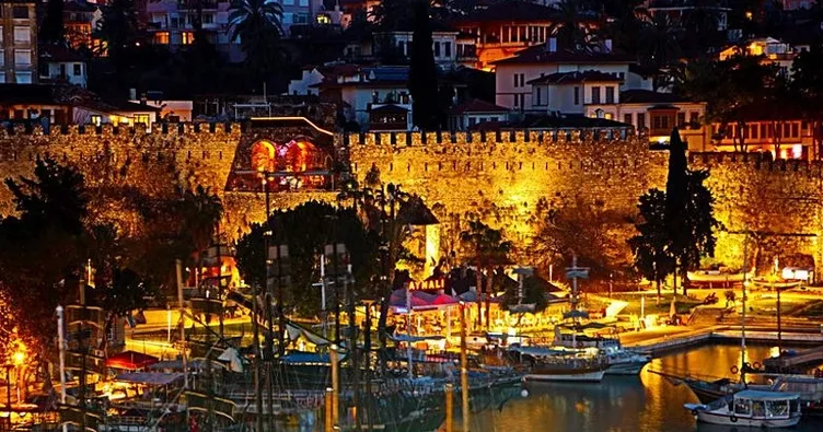 Antalya’nın dünyaca ünlü tarihi Kaleiçi’nde eğlence mekanlarının oluşturduğu gürültü kirliliği