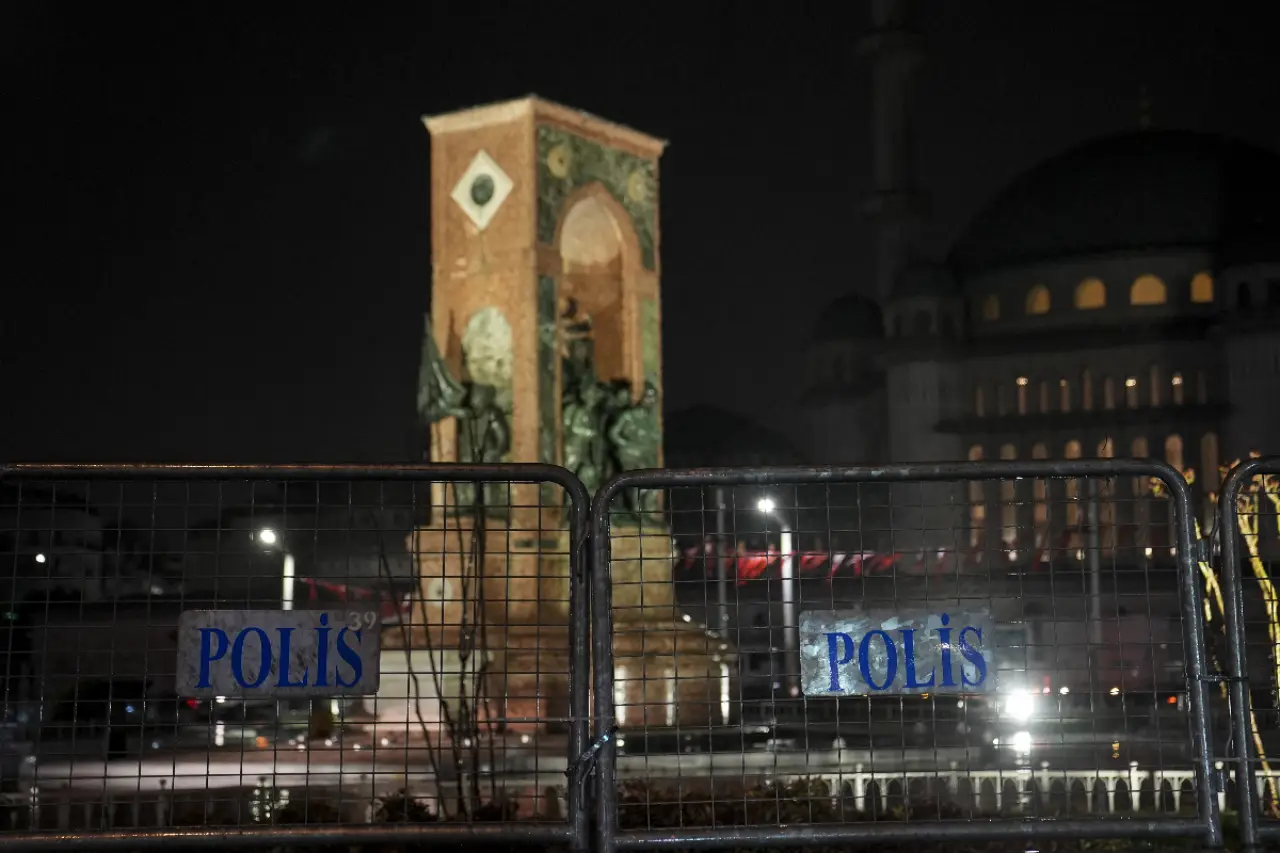 İstanbul Valiliği, 1 Mayıs öncesi kenti adeta kuşatma altına aldı.