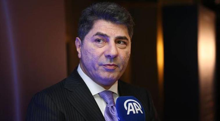 Eski Fenerbahçeli yönetici Hakan Safi, sarı-lacivertli kulübün seçimli olağanüstü genel