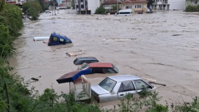 Samsun'un Havza ilçesinde şiddetli yağış sele yol açtı. Derelerin taştığı