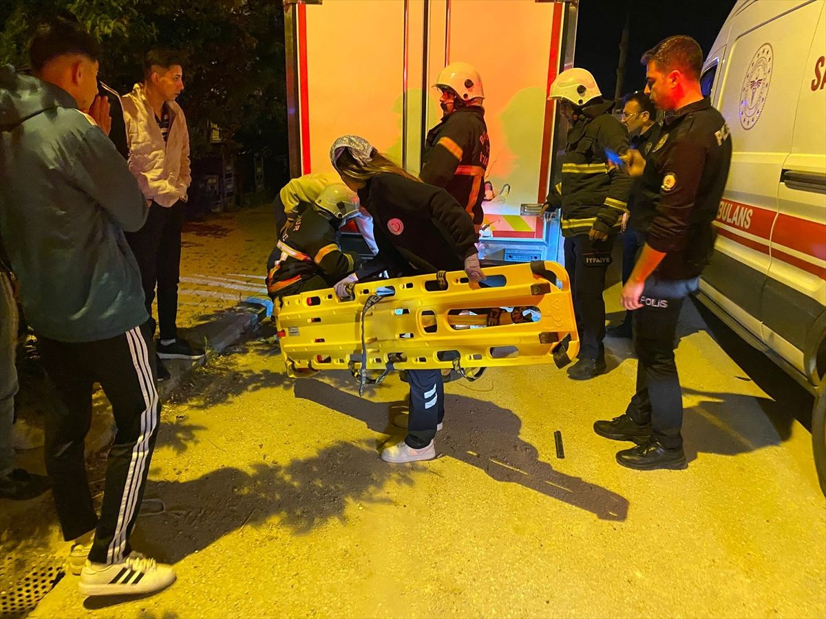 Burdur'da Burak Dilli (17) yönetimindeki motosiklet, park halindeki bir otomobile