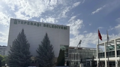 Eskişehir'de Tepebaşı Belediyesi'ne "yolsuzluk" operasyonu düzenlendi. 20 yakın kişinin gözaltına