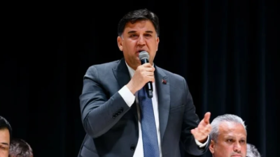 Akarca Mahallesi’nde maskeli bir kişinin silahlı saldırısına uğrayan CHP’li Karaca