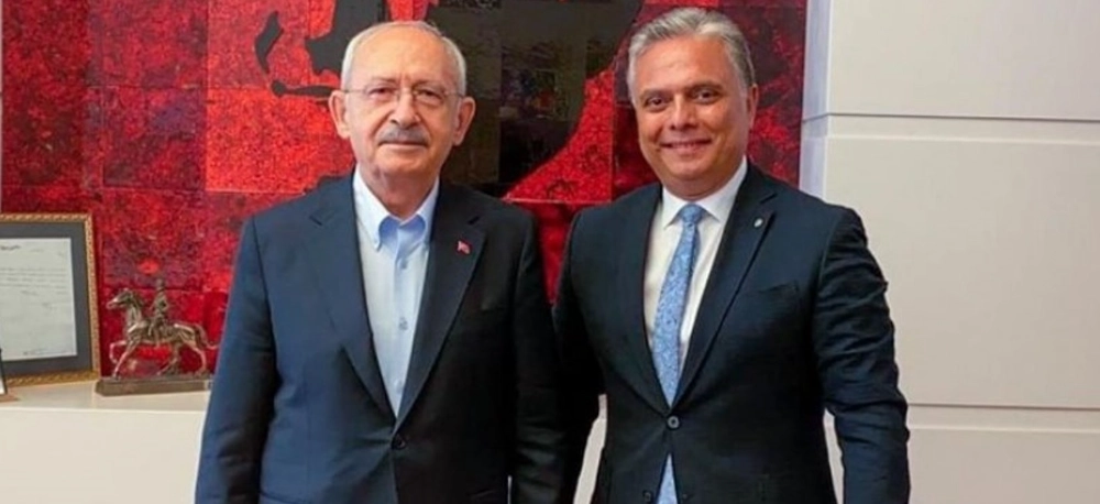 Ümit Uysal’ın Kılıçdaroğlu Tercihi: CHP Kulislerinde Yeni Tartışma CHP'de bayramlaşma programları farklı noktalarda gerçekleşirken, Muratpaşa Belediye Başkanı Ümit
