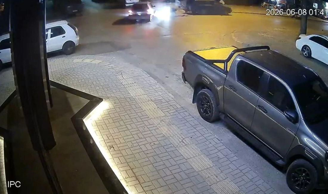 Antalya'nın Alanya ilçesinde otomobil ile motosikletin çarpışması sonucu 2 kişi