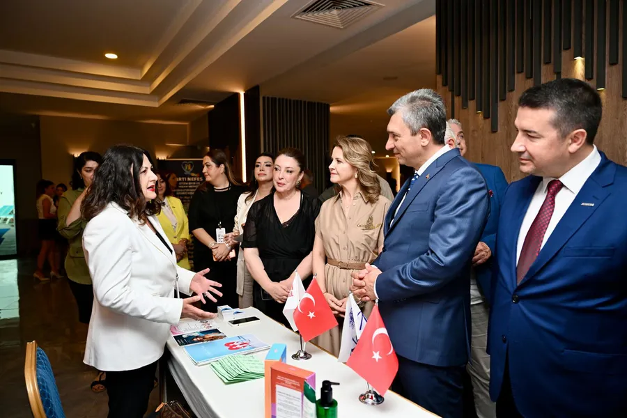 Kadın Girişimciler Zirvesi Antalya’da Gerçekleşti Yerli ve yabancı kadın girişimcilerin bir araya geldiği zirve, iş