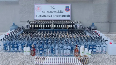 Antalya İl Jandarma Komutanlığı ekipleri Manavgat ilçesinde kaçak alkol ve