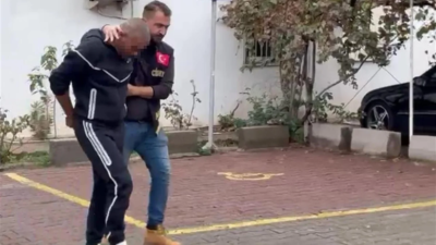 Antalya Muratpaşa’da Husumeti Bitirmek İçin Buluştuğu Kuzenini Öldüren Sanığın Duruşması Gerçekleşti Antalya'nın Muratpaşa ilçesinde, aileler arasındaki husumeti sonlandırmak için buluştuğu kuzenini