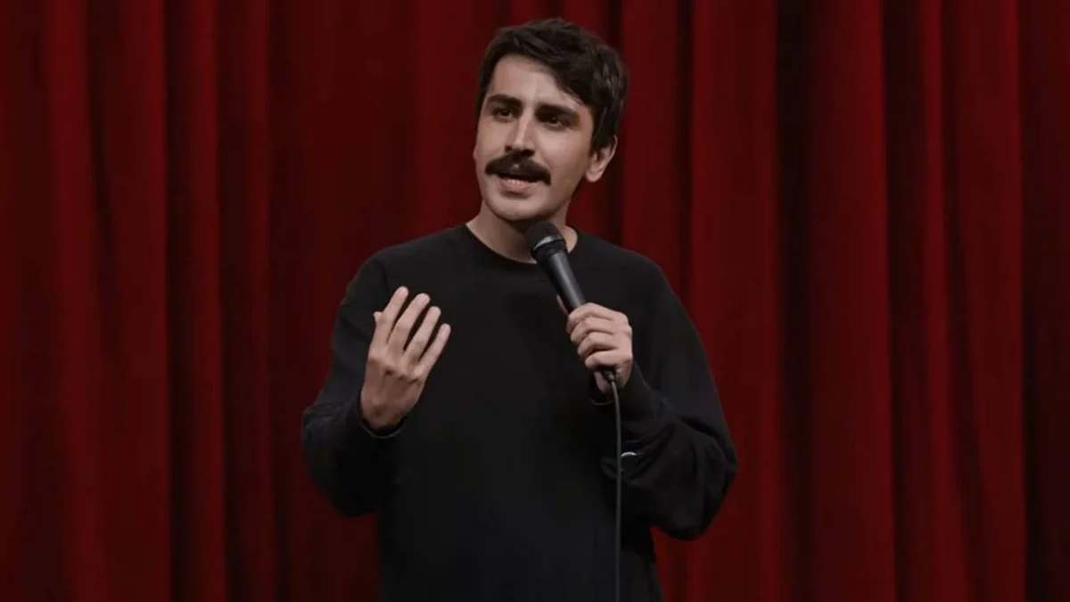 “Ölü Deniz” adlı stand-up gösterisi ülke gündemine oturan komedyen Deniz