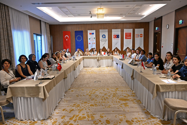 Kadın Dostu Kentler Eğitimi Antalya’da Antalya'da, AB destekli 'Kadın Dostu Kentler III Programı' kapsamında eğitimler