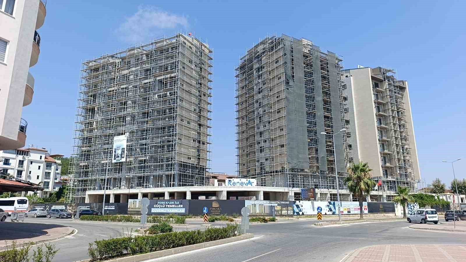 Antalya’nın Manavgat ilçesinde inşaat alanında iki işçi grubu arasında çıkan