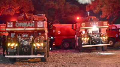 Antalya’nın Kemer ilçesine bağlı Ulupınar Mahallesi’nde çıkan orman yangınını söndürmek