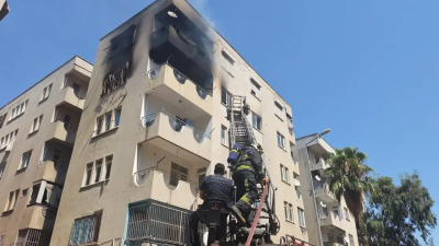Muratpaşa’da Alevler 2 Daireyi Sardı: Hamile Kedi Merdivenle Kurtarıldı Antalya'nın Muratpaşa ilçesinde 5 katlı bir apartmanın metruk dairesinde çıkan