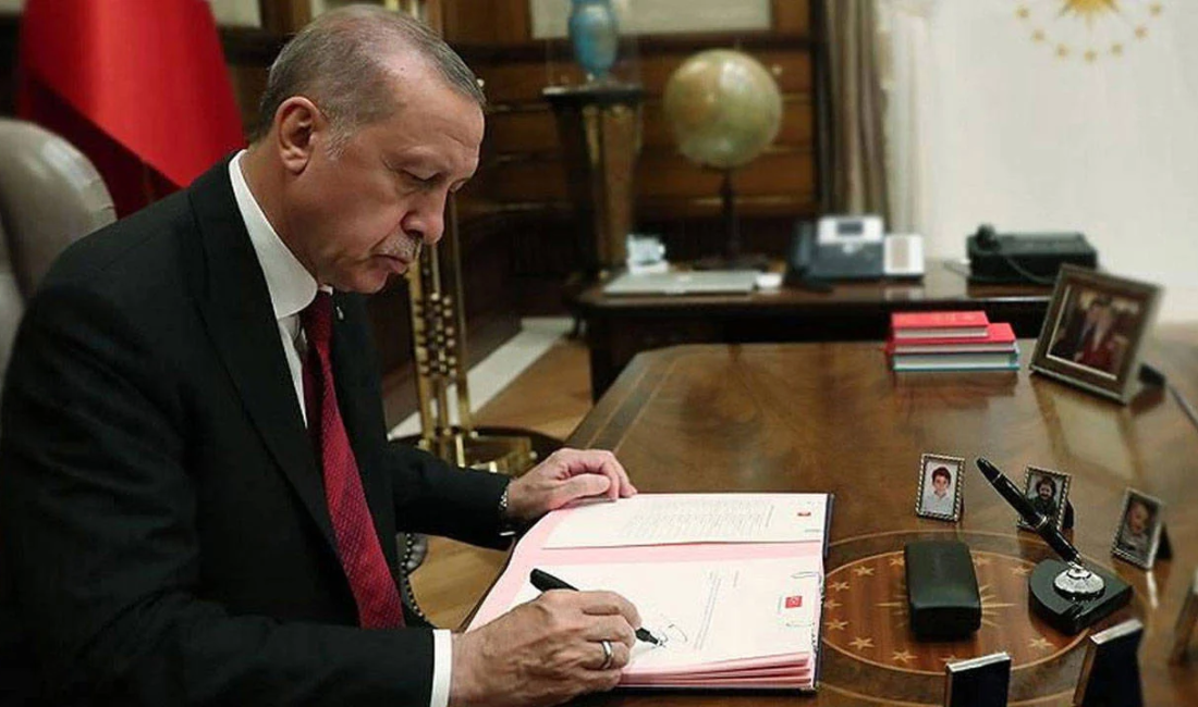 Erdoğan imzaladı: Atama kararları Resmi Gazete’de AKP'li Cumhurbaşkanı Tayyip Erdoğan’ın imzasıyla Kültür ve Turizm Bakanlığı, Bilgi