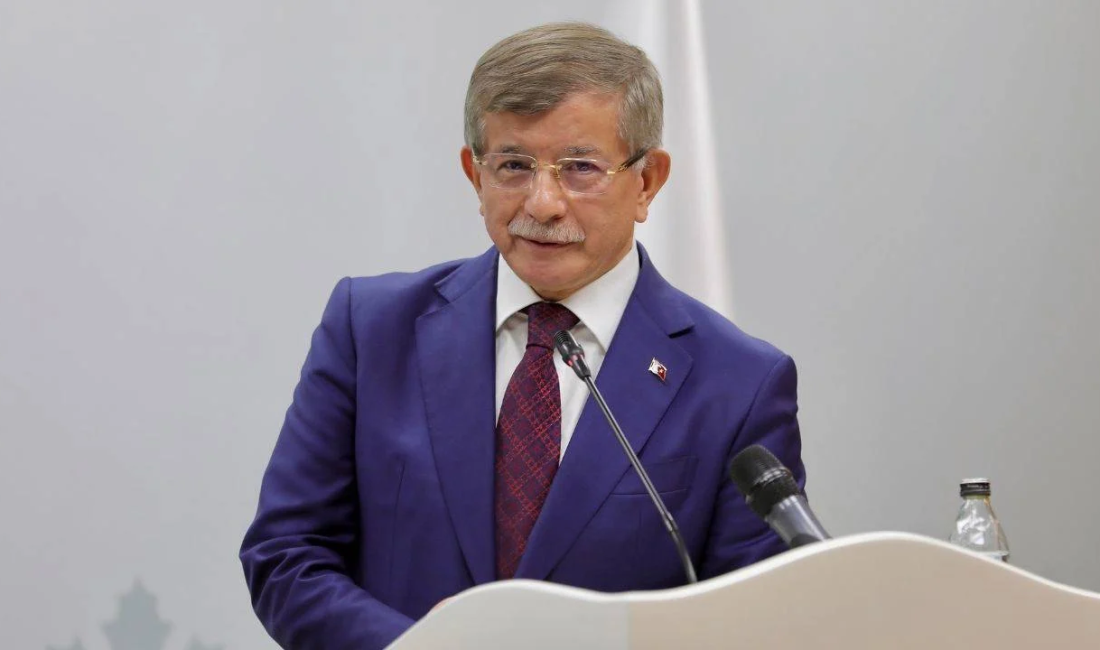 Ankara Cumhuriyet Başsavcılığı, Ahmet Davutoğlu hakkında 'Cumhurbaşkanına hakaret' suçlamasıyla soruşturma