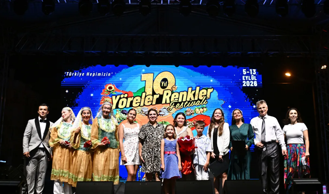 Muratpaşa’da 9 günlük kültür şöleni sona erdi MURATPAŞA Belediyesi'nin bu yıl 10'uncusunu düzenlediği Yöreler Renkler Festivali,