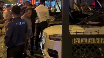 Antalya'da bir oto galeri, telefonla arayıp 'Sokağın hakkını verin' diyerek