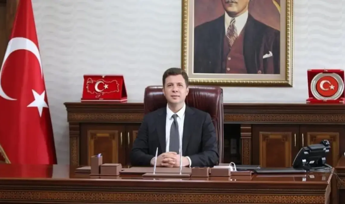 Palandöken Kaymakamı ve korumasıyla ilgili görüntülere soruşturma Erzurum'un Palandöken ilçesi Kaymakamı Yunus Kızılgüneş ve korumasının bir köpeğe