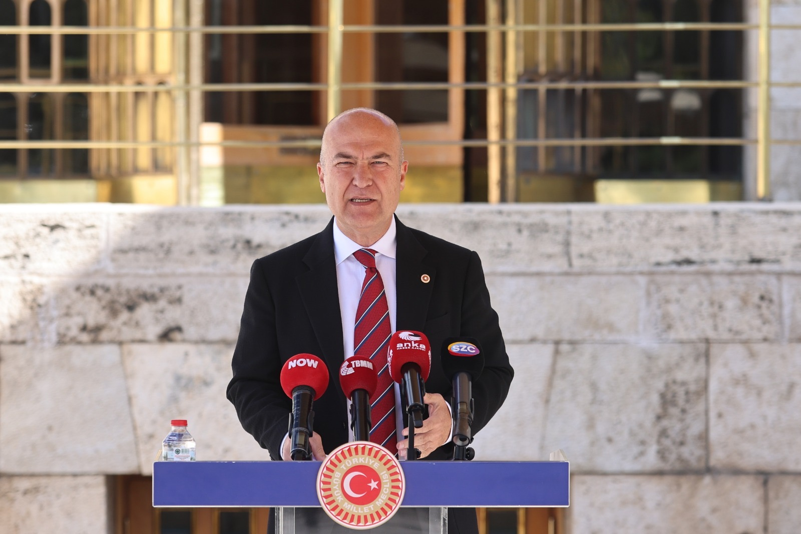 Manisa’nın Turgutlu ilçesinde lise önünde yaşanan silahlı saldırının ardından öğrencileri
