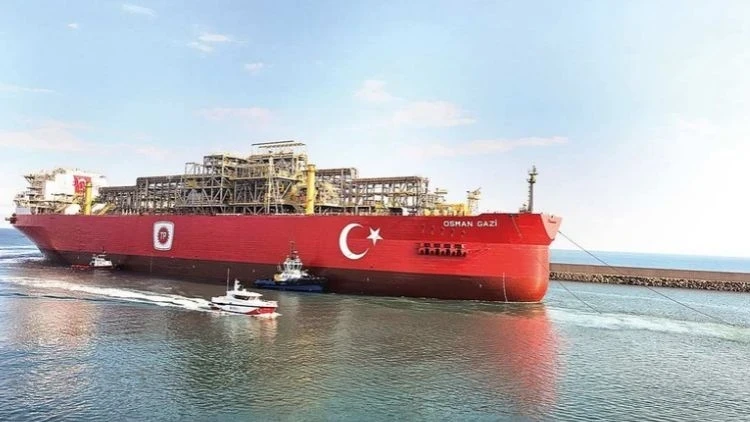 Filyos’tan görev yeri Sakarya’ya uğurlandı Türkiye’nin ilk yüzer enerji üretim platformu olan Osman Gazi, ilk